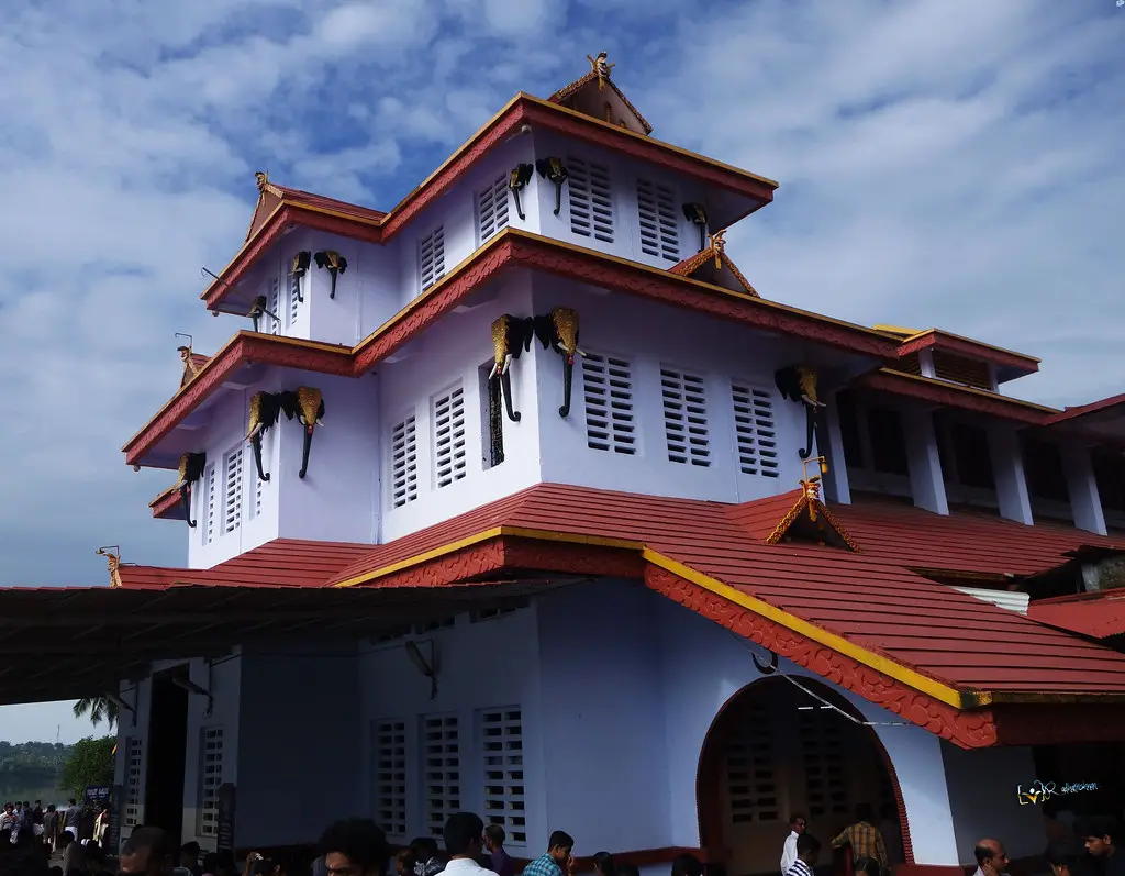 Nanma Holidays & Tourism Boat Club Parassinikkadavu