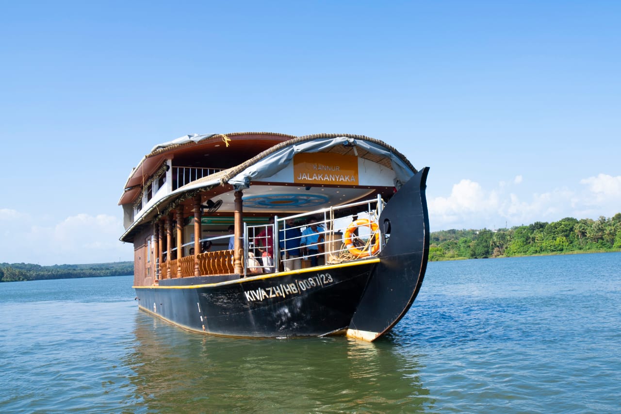 Nanma Holidays & Tourism Boat Club Parassinikkadavu